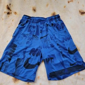 Nike Men's Dri-FIT Training Size Medium